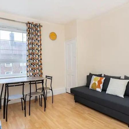 Tranquil 1Br In South Bank With Onsite Parking Apartman London Kültér fotó
