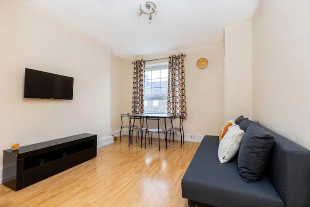 Tranquil 1Br In South Bank With Onsite Parking Apartman London Kültér fotó