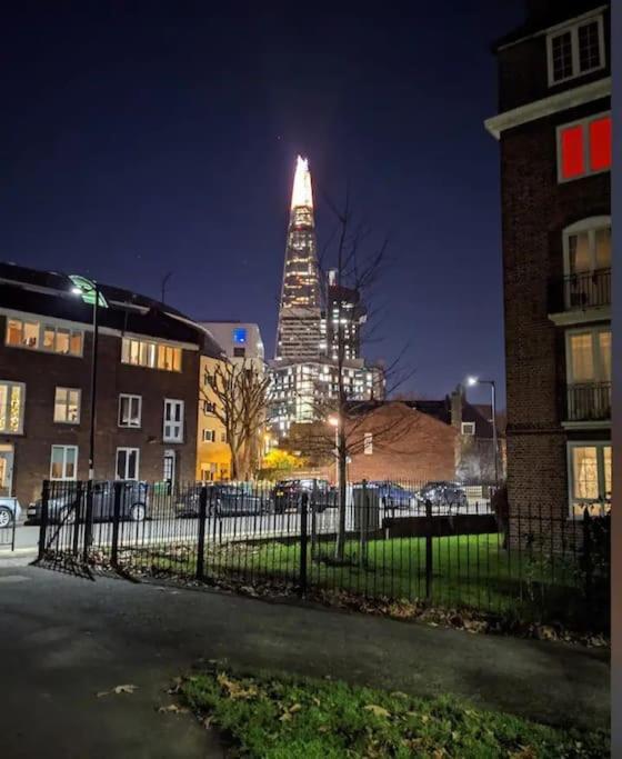 Tranquil 1Br In South Bank With Onsite Parking Apartman London Kültér fotó